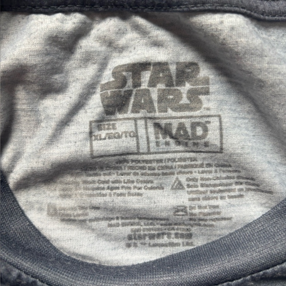 Star Wars mandalorian XL T-Shirt - Gray with Baby Yoda Design - Picture 2 of 3